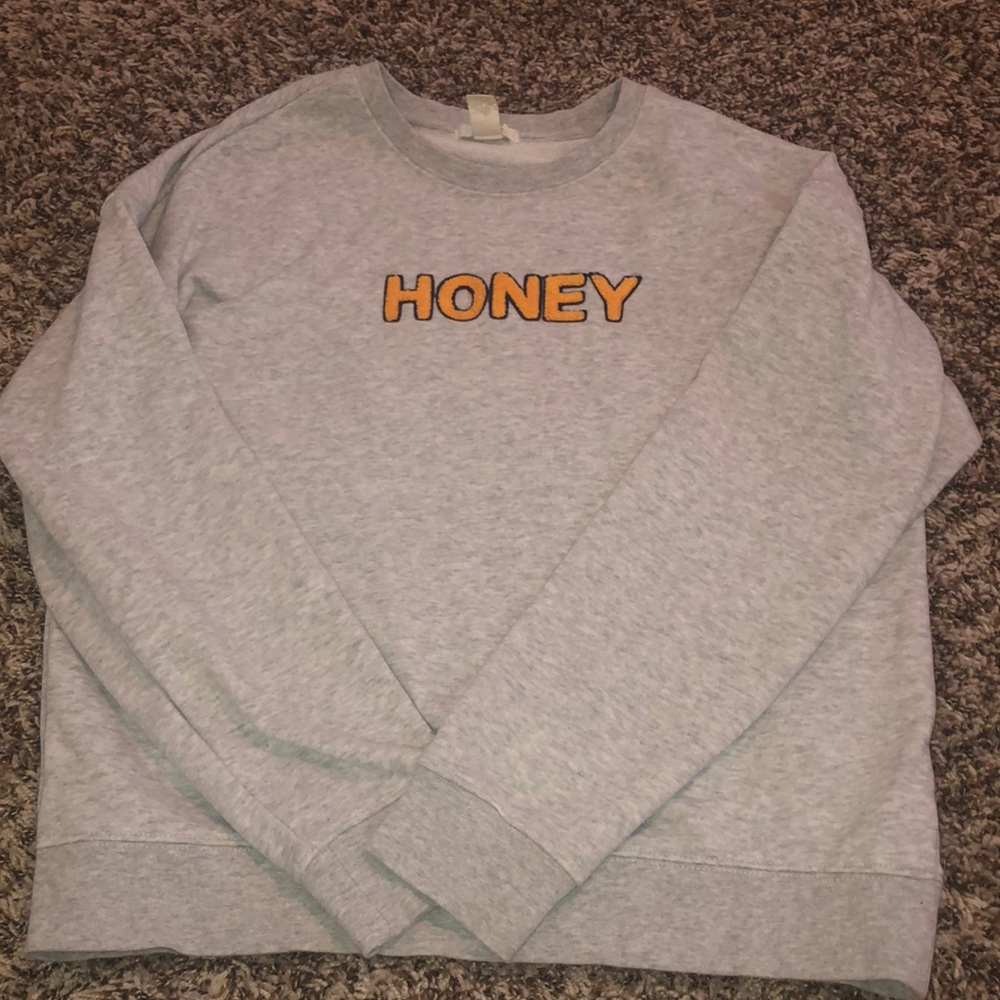 ‘honey’ gray crew neck